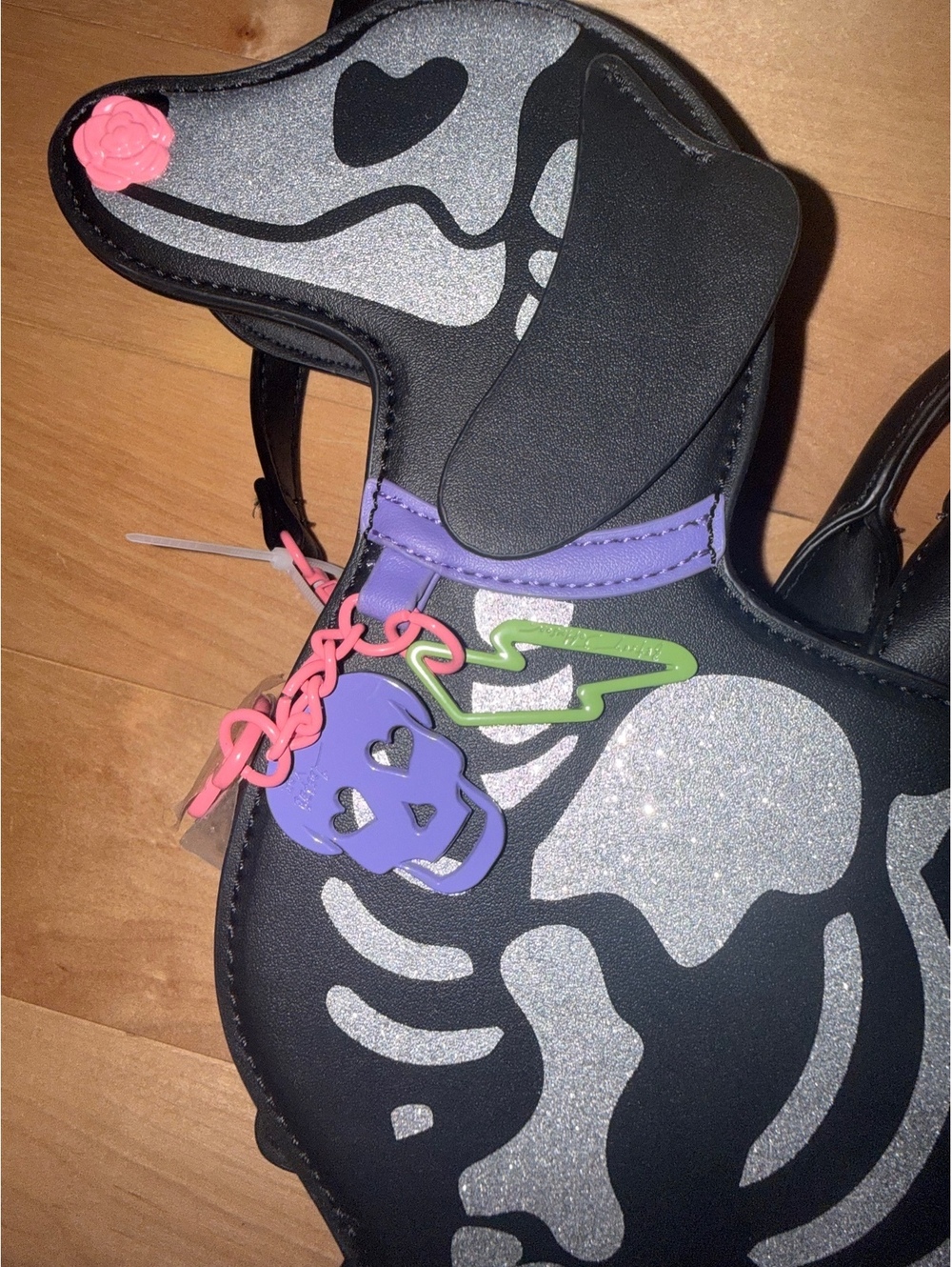 Betsey Johnson Kitsch Weenie Dachshund Halloween Glitter Bone Skeleton Dog BNWT - Picture 2 of 5